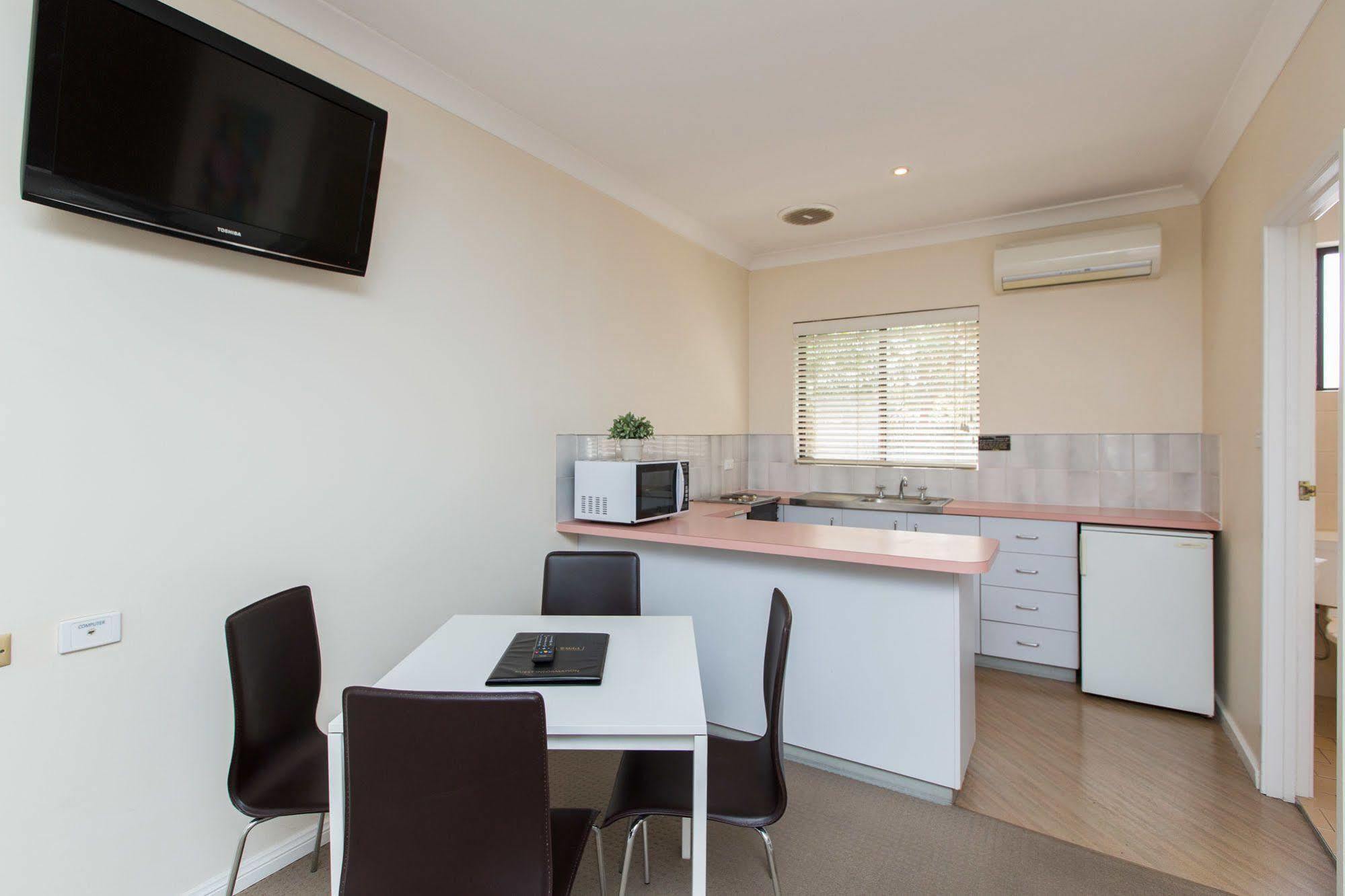 Lincoln Cottage Motor Inn Wagga Wagga Exterior foto