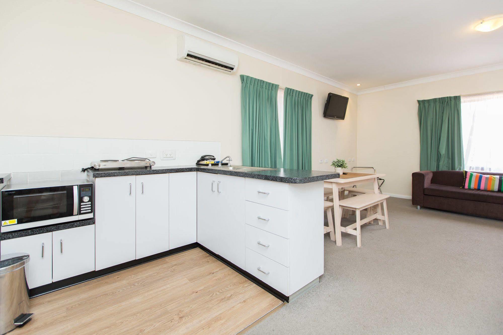 Lincoln Cottage Motor Inn Wagga Wagga Exterior foto