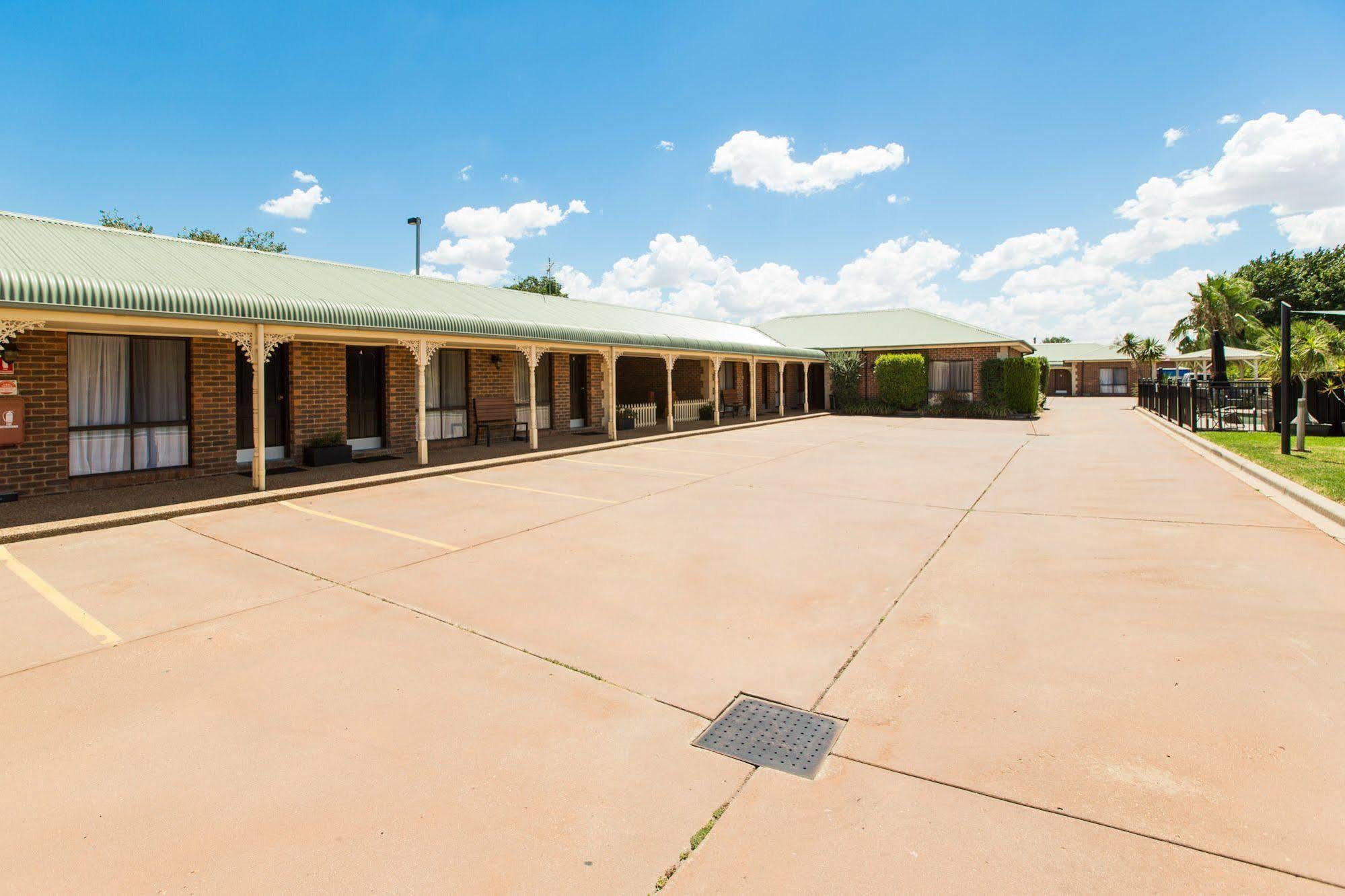 Lincoln Cottage Motor Inn Wagga Wagga Exterior foto